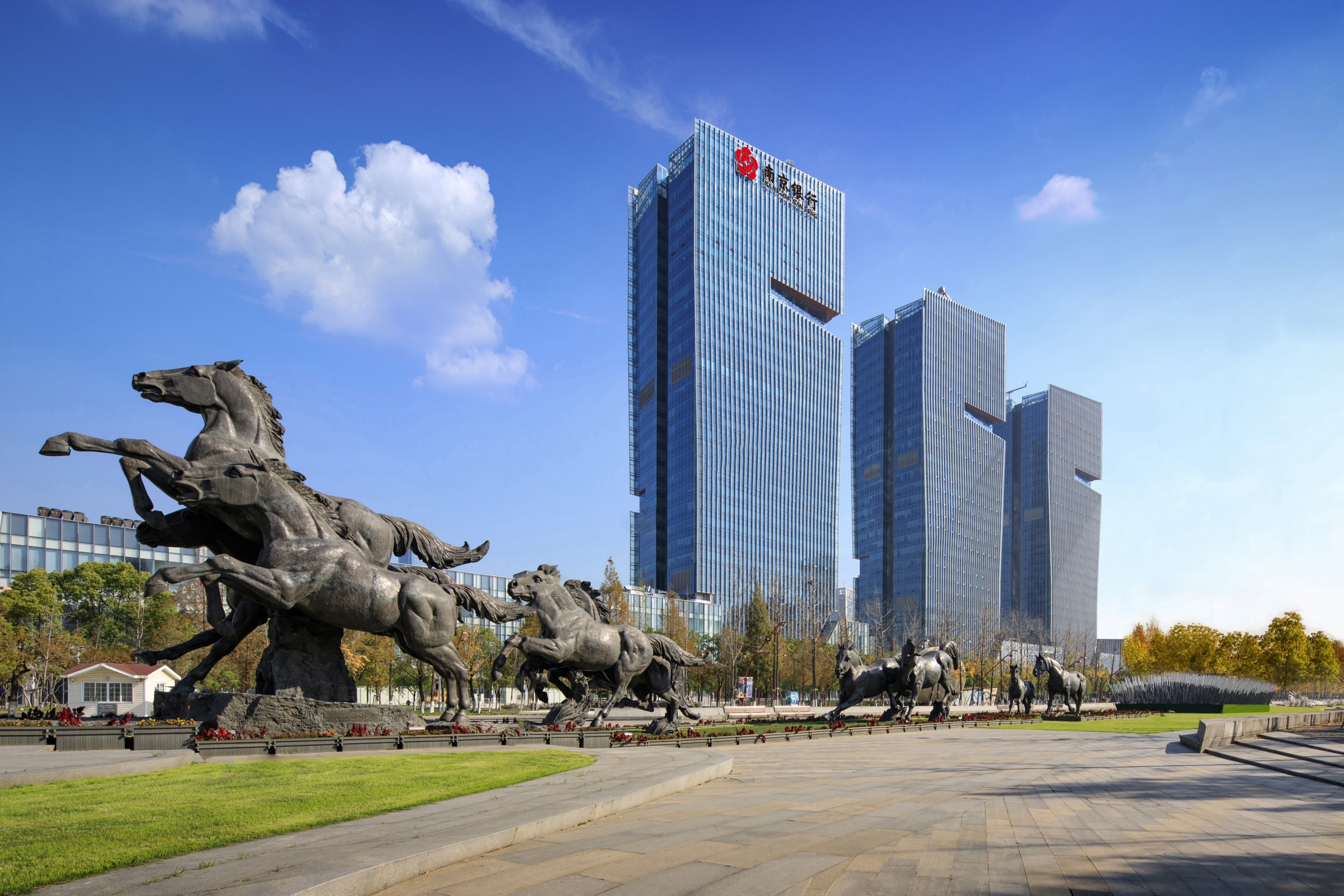 �Ͼ����и������Ͻ�ҵ����ʽ���� �ĳ���ǧ���ͻ����ȡ����ʡ�