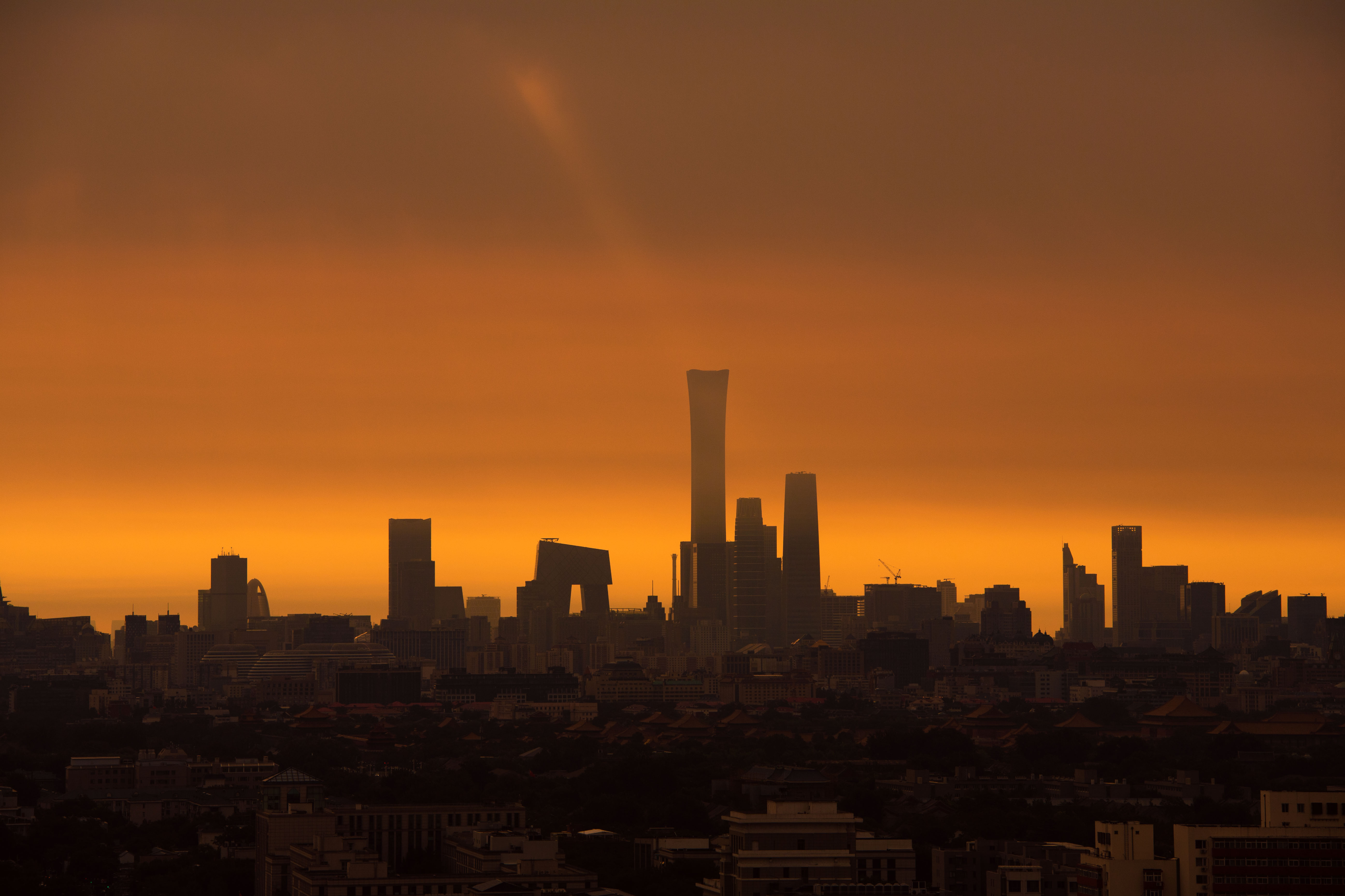 1756774426884347.jpg 2025-9-2-中国尊上空的耶稣光-1.jpg