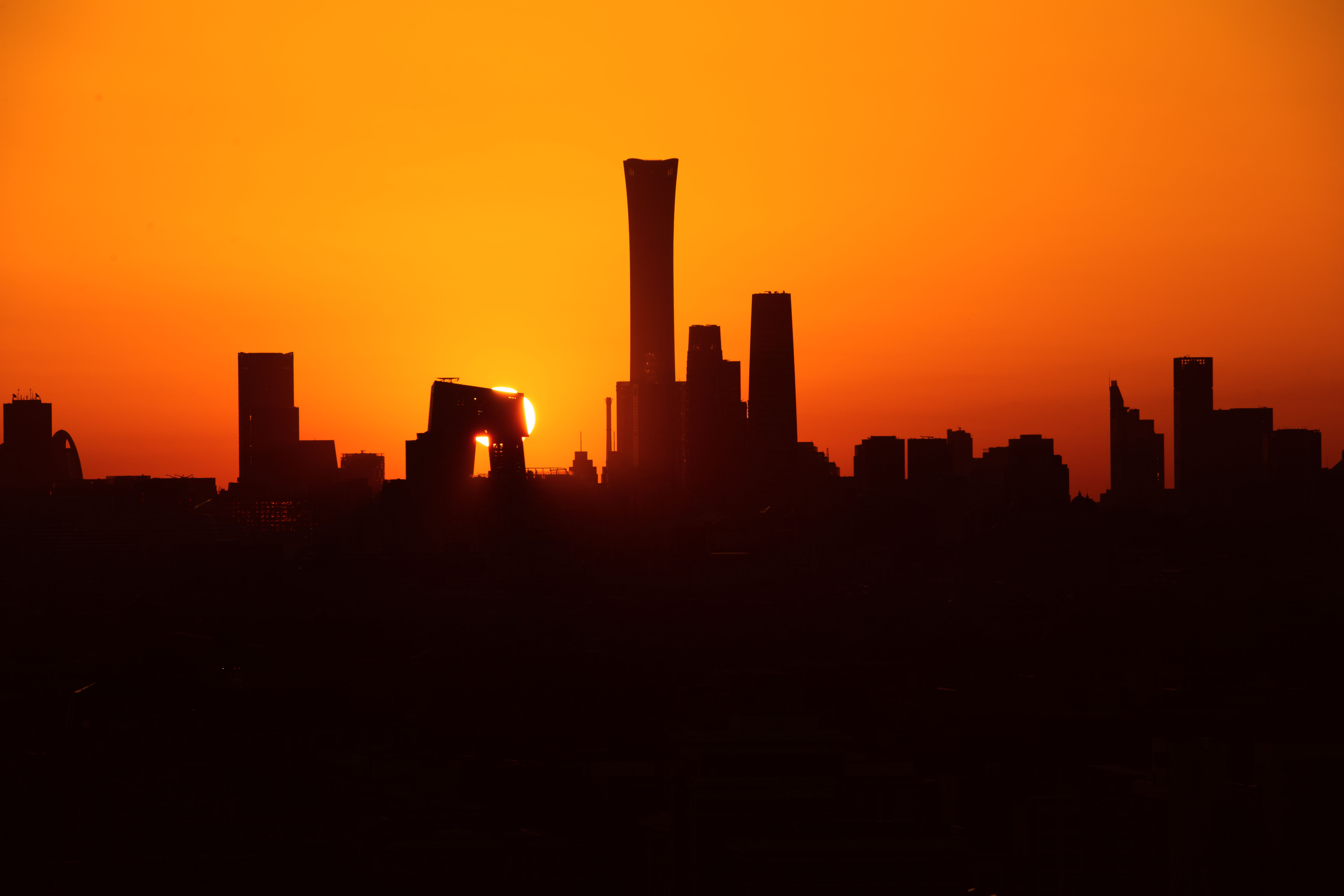 1709864356639747.jpg 2024年3月8日办公室拍摄中国尊日出-1.jpg