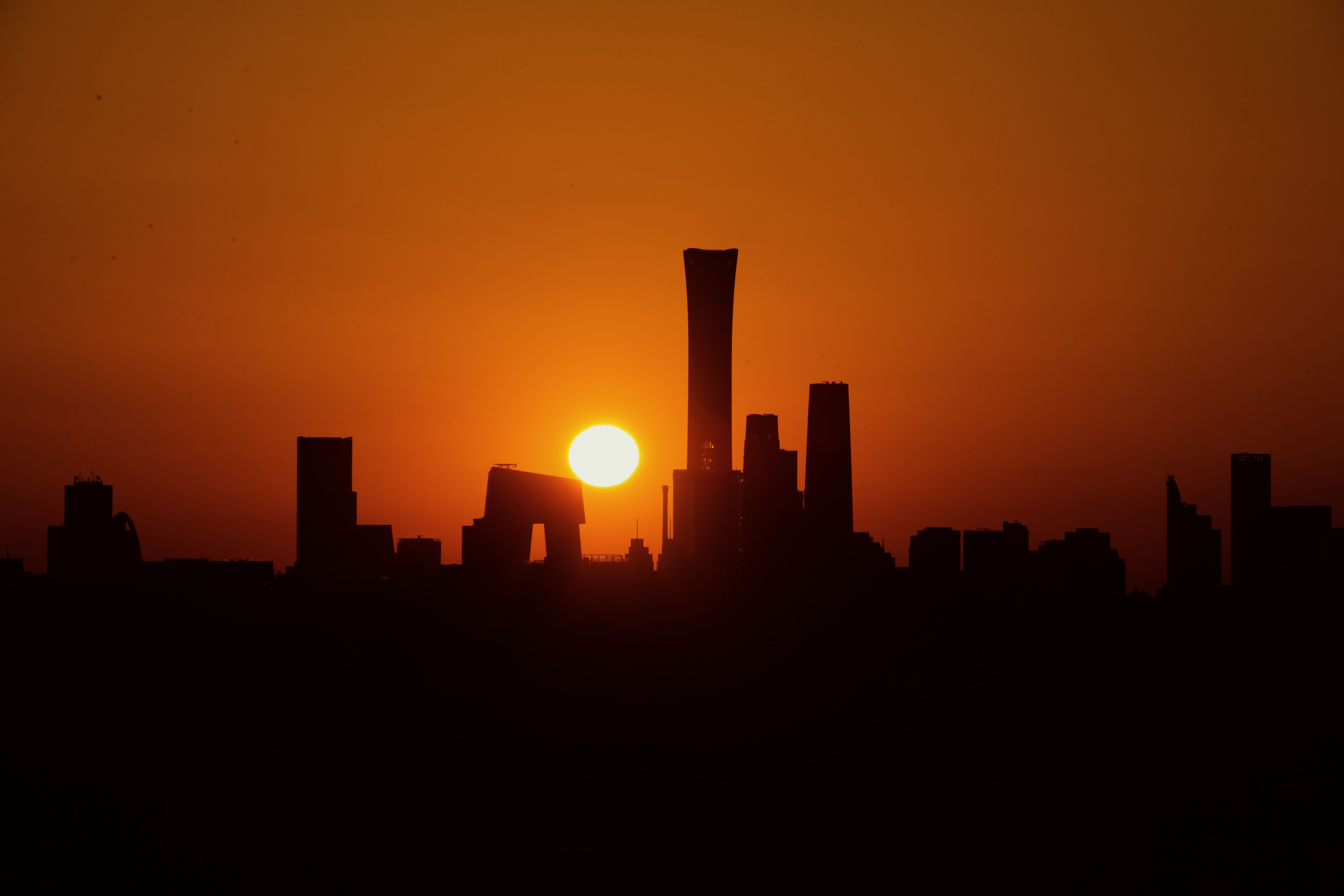 1709864407328801.jpg 2024年3月8日办公室拍摄中国尊日出-4.jpg