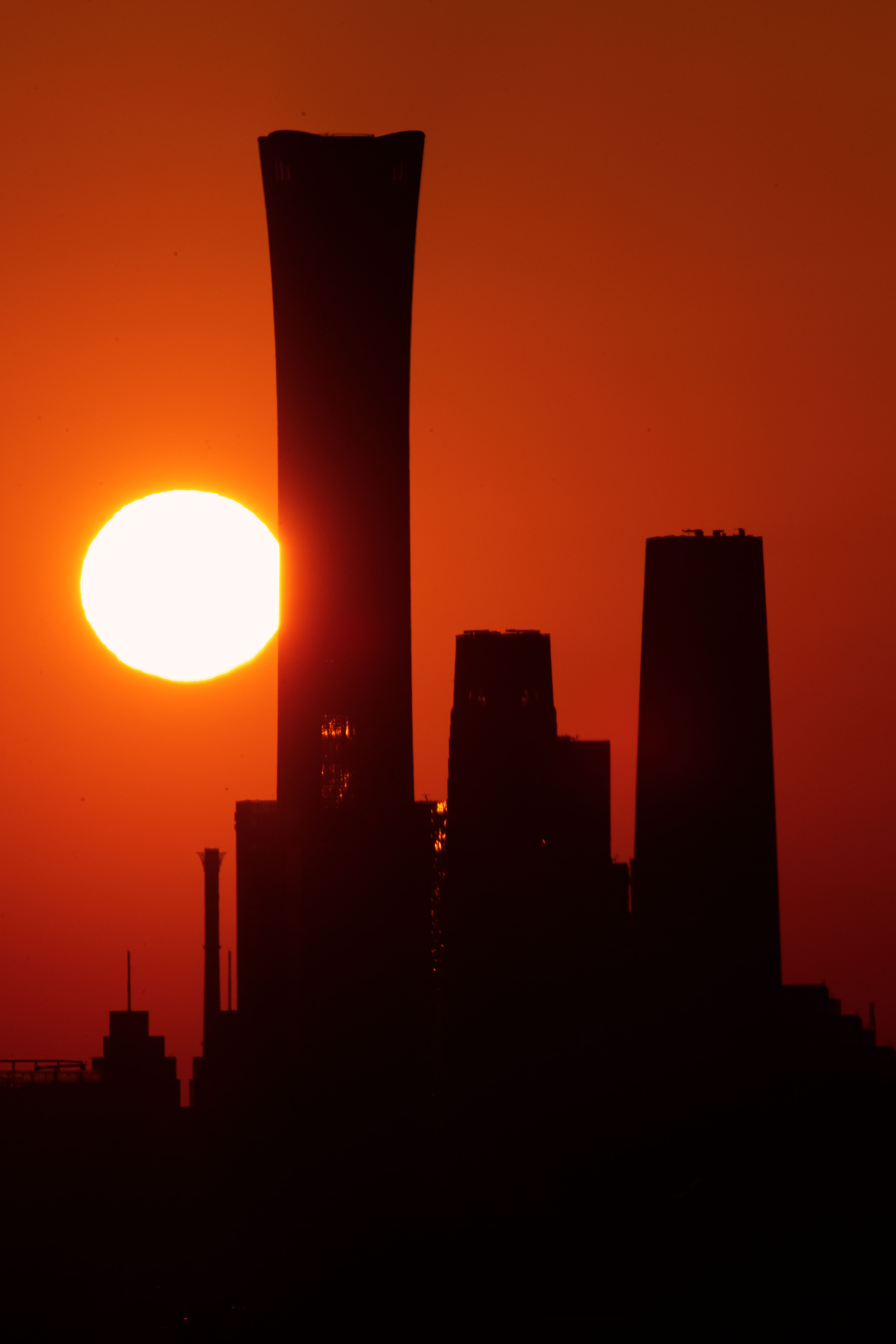 1709864541469566.jpg 2024年3月8日办公室拍摄中国尊日出-5-1.jpg