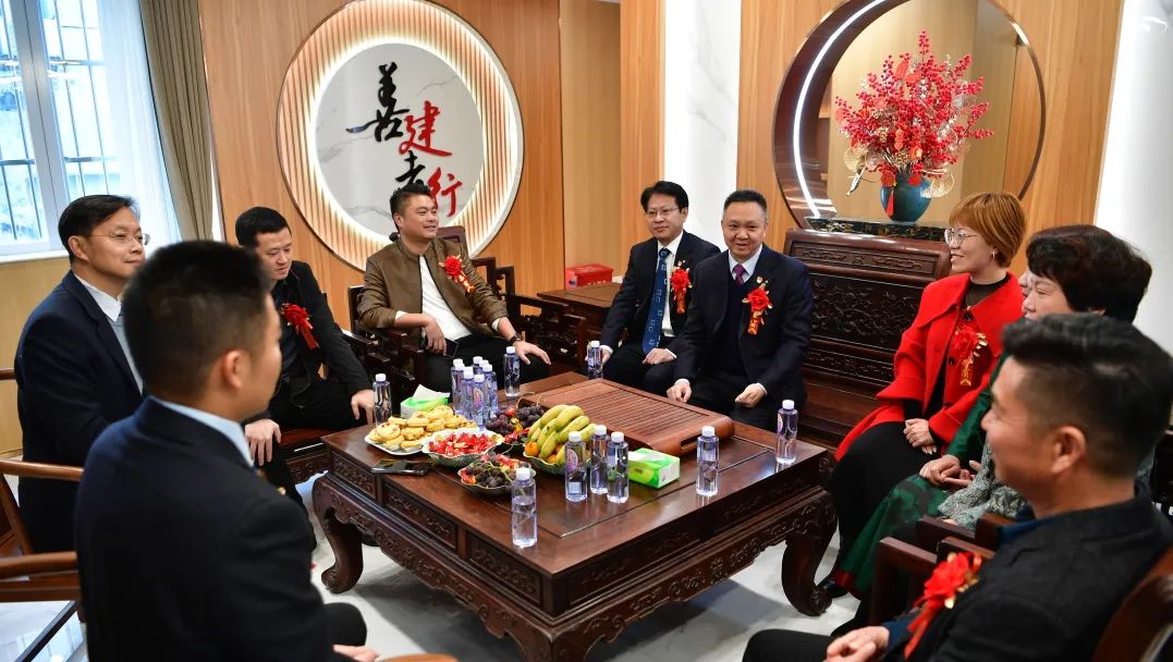 1713838361272690.jpg 640-2.jpg