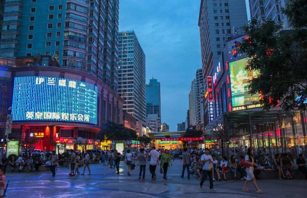 1566543056195391.jpg 亚欧步行街.jpg